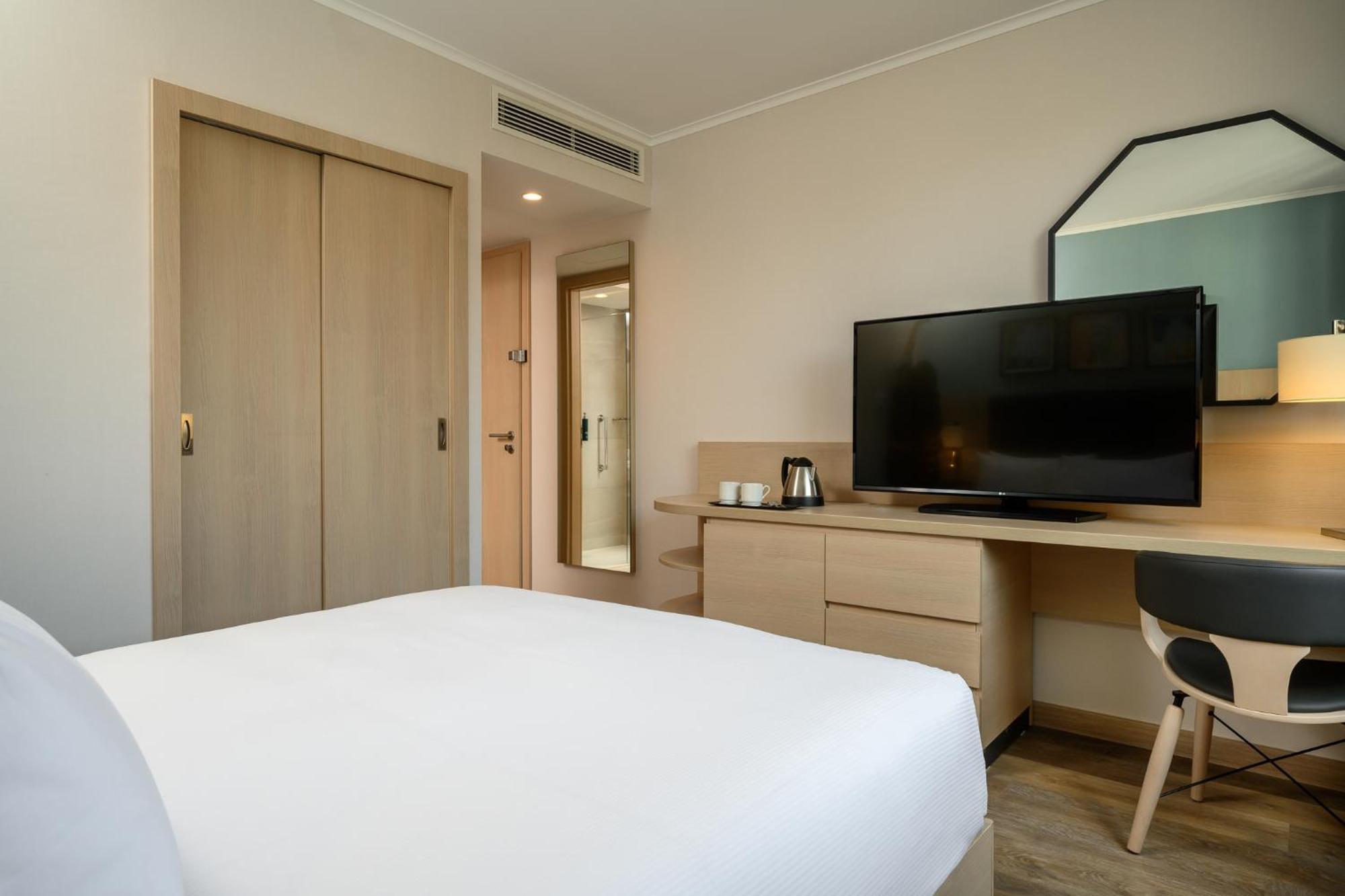 Queen Guest Room,1578464009:JPEG