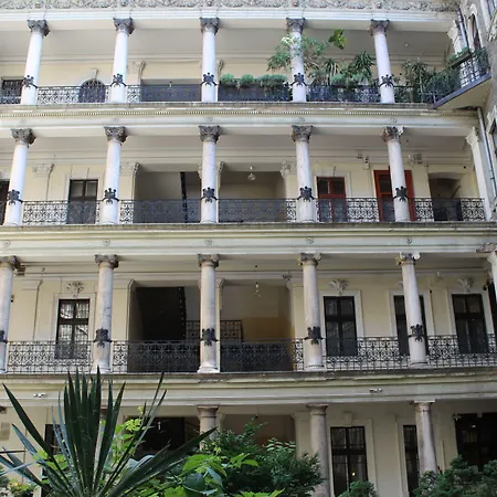 Omega Guesthouse Budapest-2